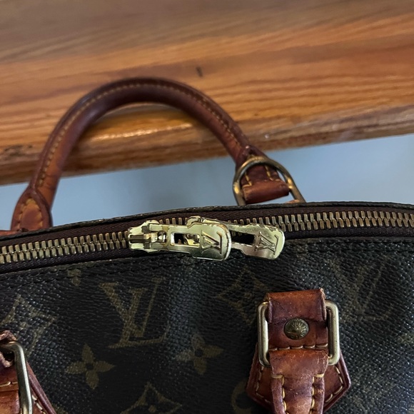 Louis Vuitton Alma PM Handbag Monogram - Picture 5 of 15